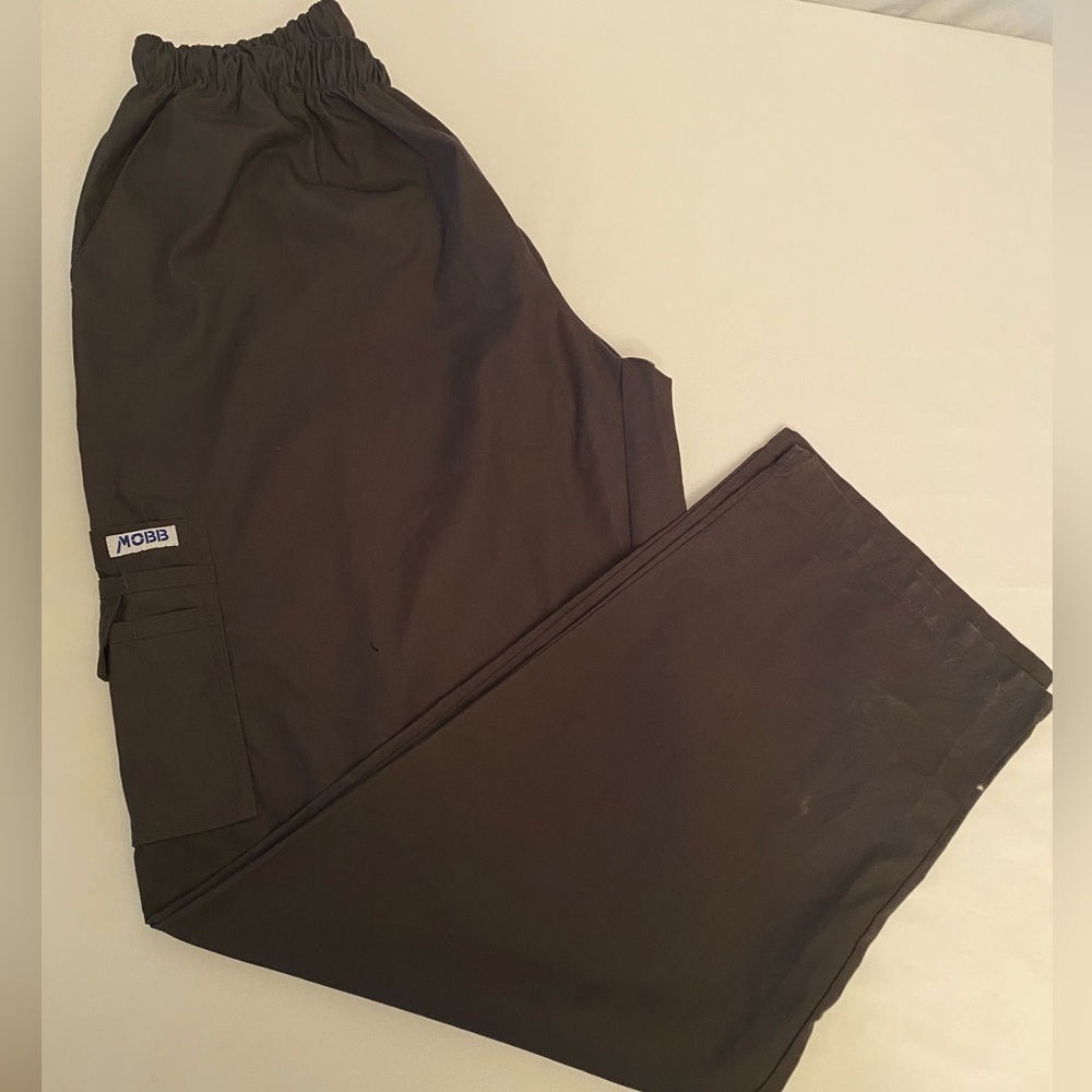 Mobb size XLgray polyester/cotton cargo scrubs with back pocket drawstring waist